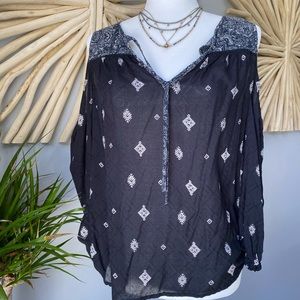 SOLD - LUCKY Cut-out shoulder Blouse - Size S